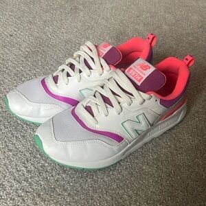 New balance shoes